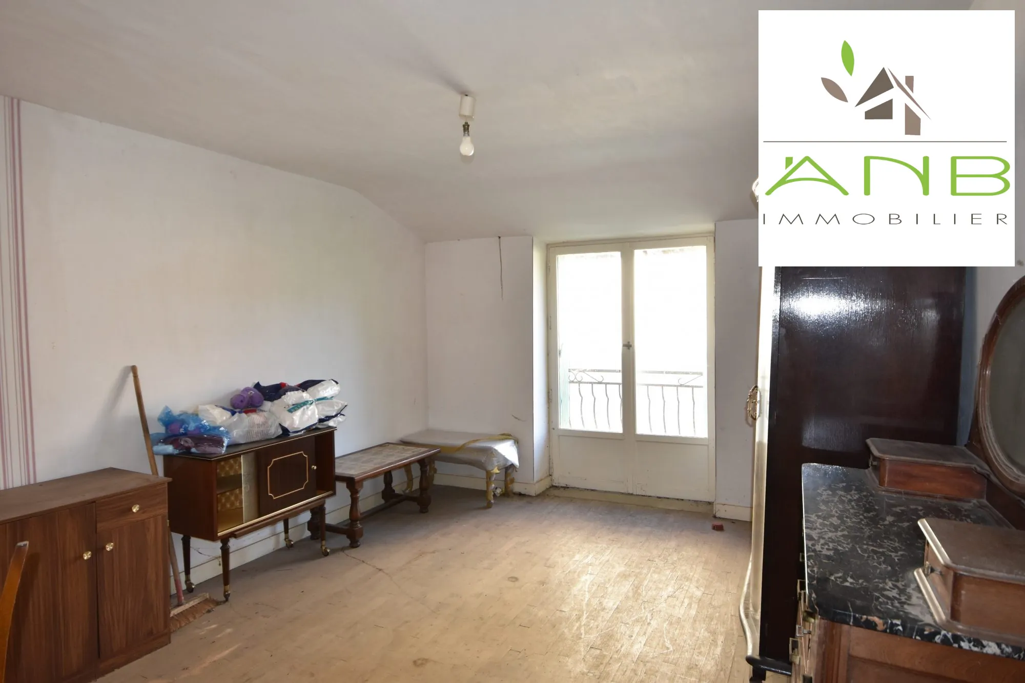 Ensemble immobilier à vendre à Verteuil-sur-Charente – Maison à rénover avec terrain et vue 