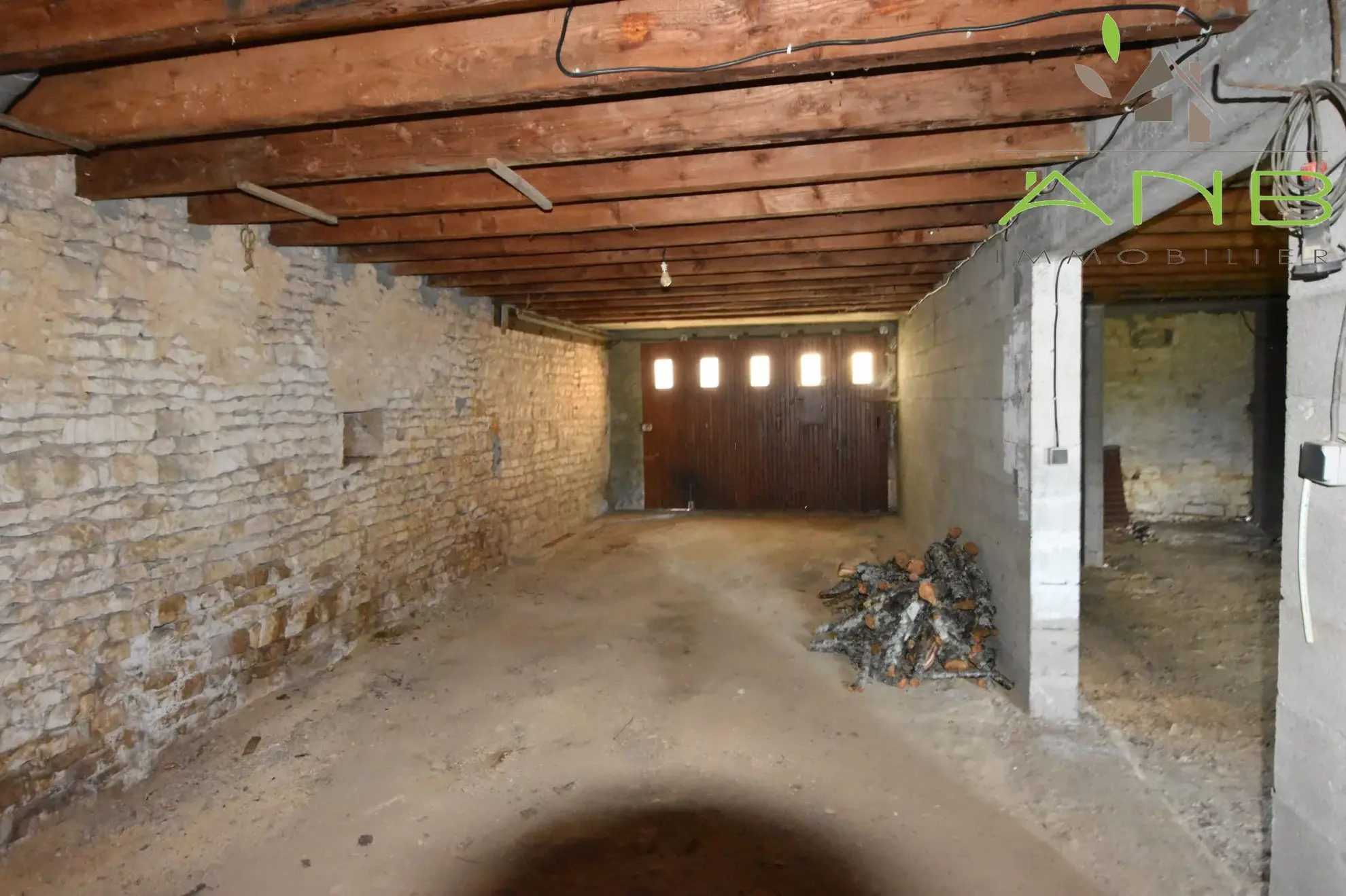 Ensemble immobilier à vendre à Verteuil-sur-Charente – Maison à rénover avec terrain et vue 
