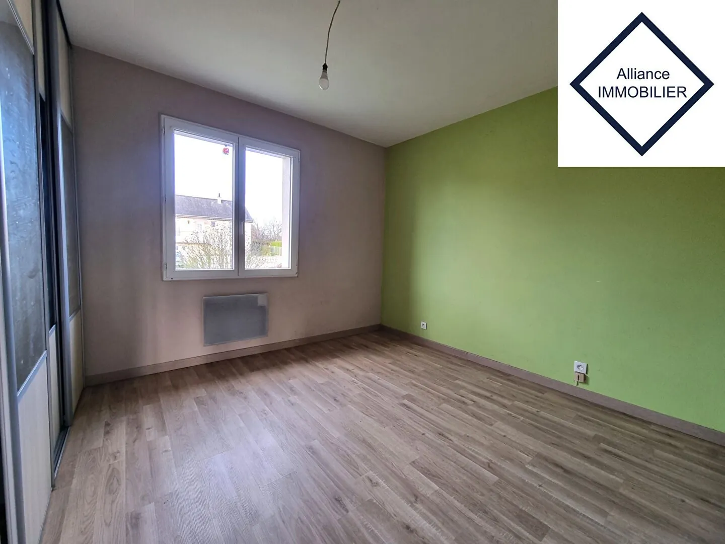 Maison familiale de 106 m² avec terrain ensoleillé à Gaël proche commodités 