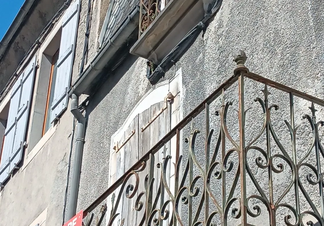 Maison ancienne à vendre à Saint-Béat-Lez avec potentiel de rénovation 