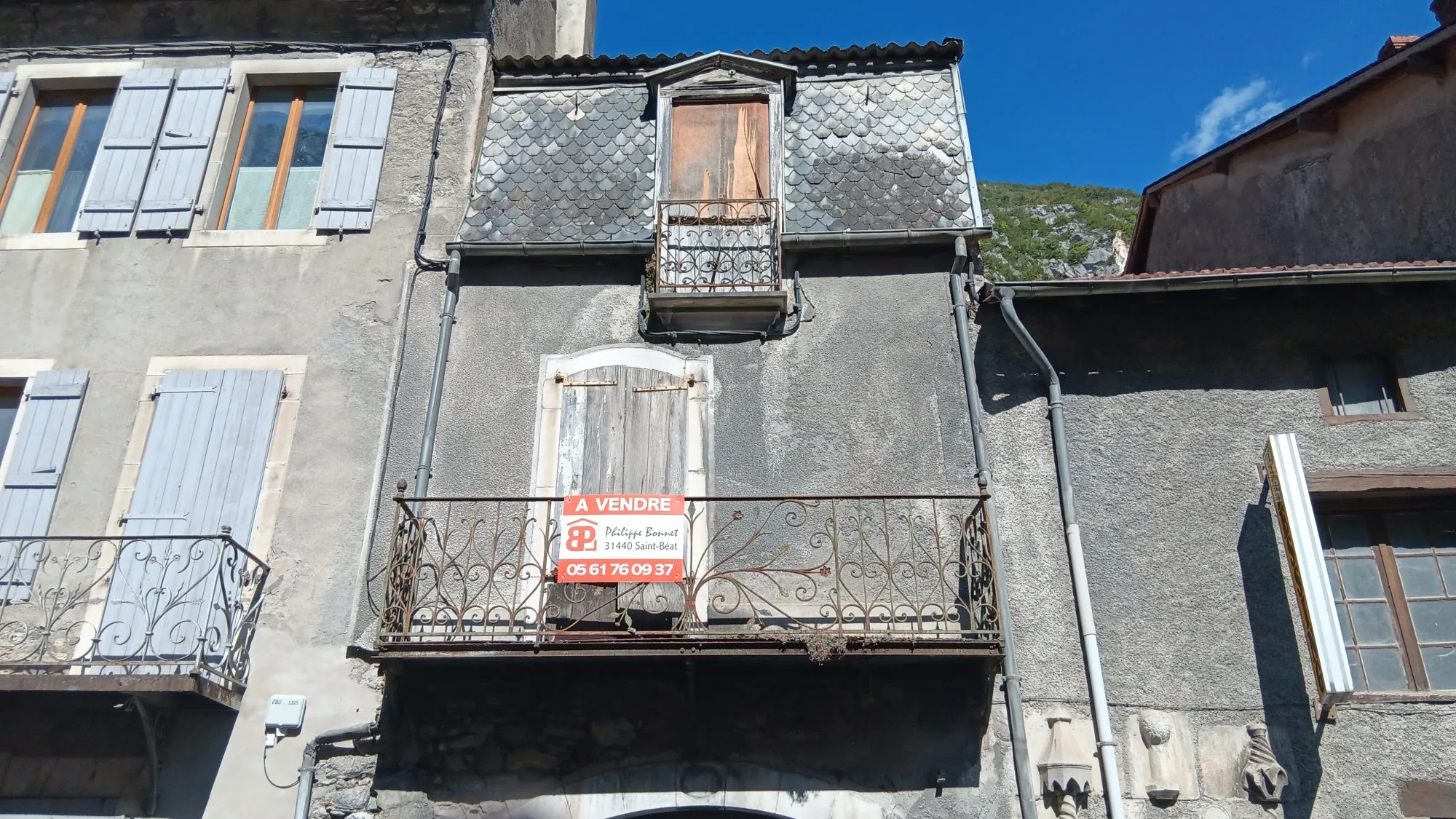 Maison ancienne à vendre à Saint-Béat-Lez avec potentiel de rénovation 