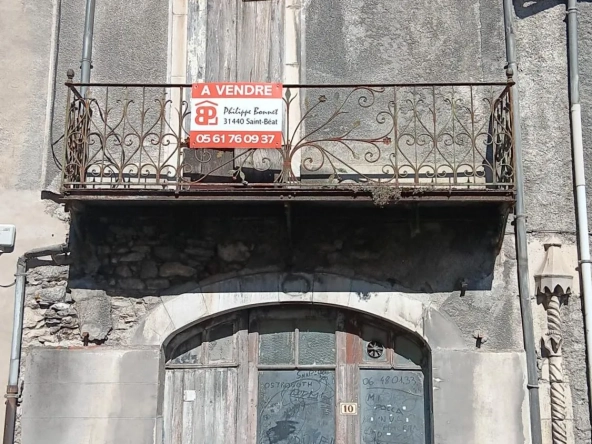 Maison ancienne à vendre à Saint-Béat-Lez avec potentiel de rénovation