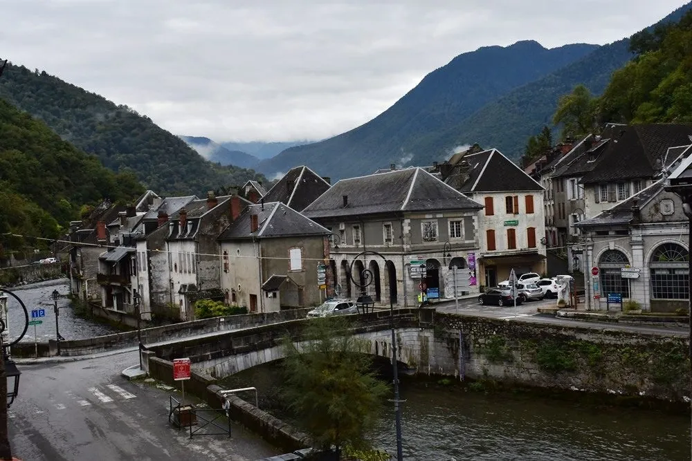 Maison ancienne à vendre à Saint-Béat-Lez avec potentiel de rénovation 
