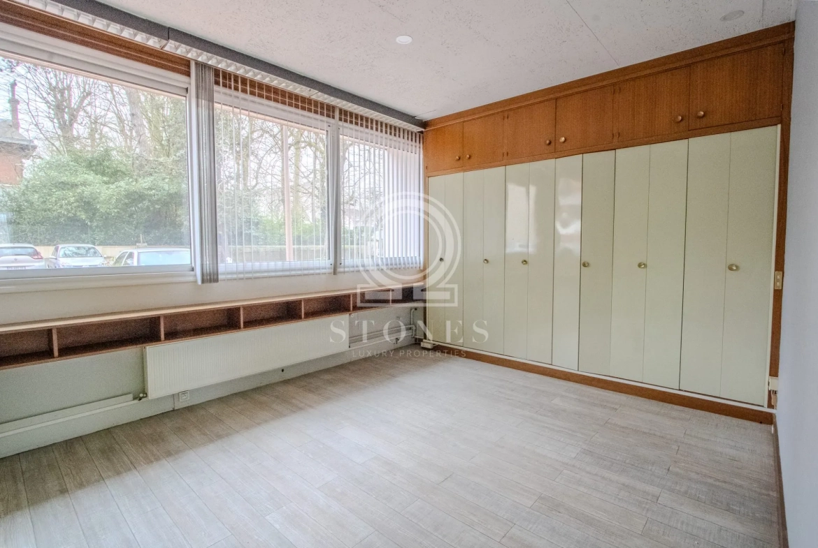 Appartement à rénover de 67 m² à La Celle-Saint-Cloud, potentiel de transformation et lieu calme 