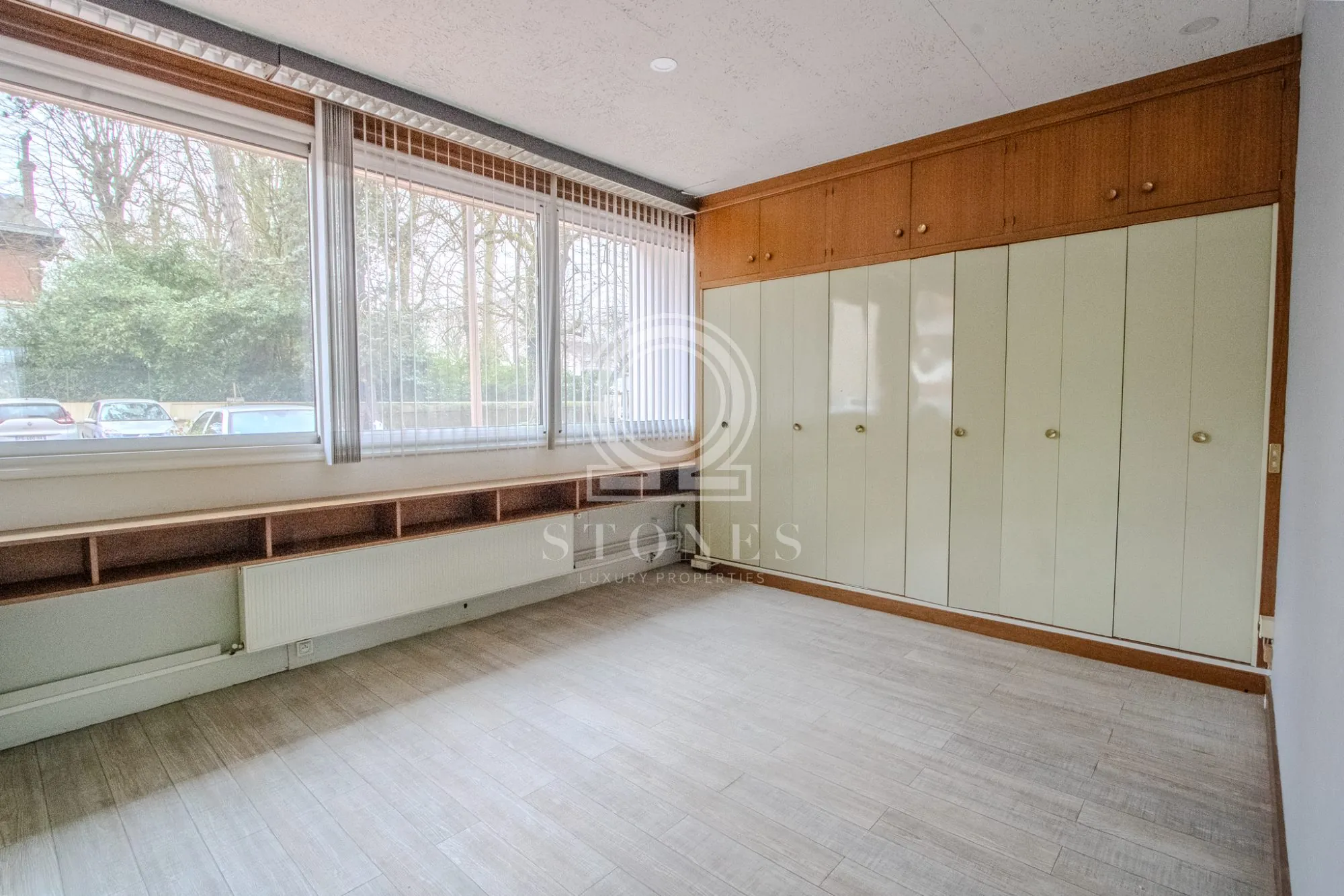 Appartement à rénover de 67 m² à La Celle-Saint-Cloud, potentiel de transformation et lieu calme 