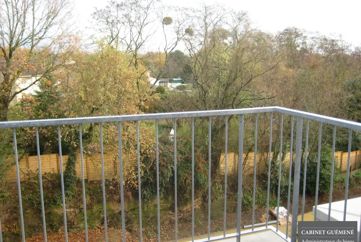 Appartement T2 à Rezé avec locataire en place, balcon et parking, idéal investisseur 