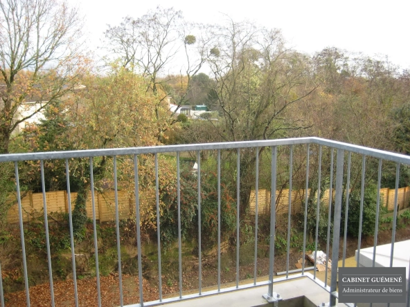 Appartement T2 à Rezé avec locataire en place, balcon et parking, idéal investisseur