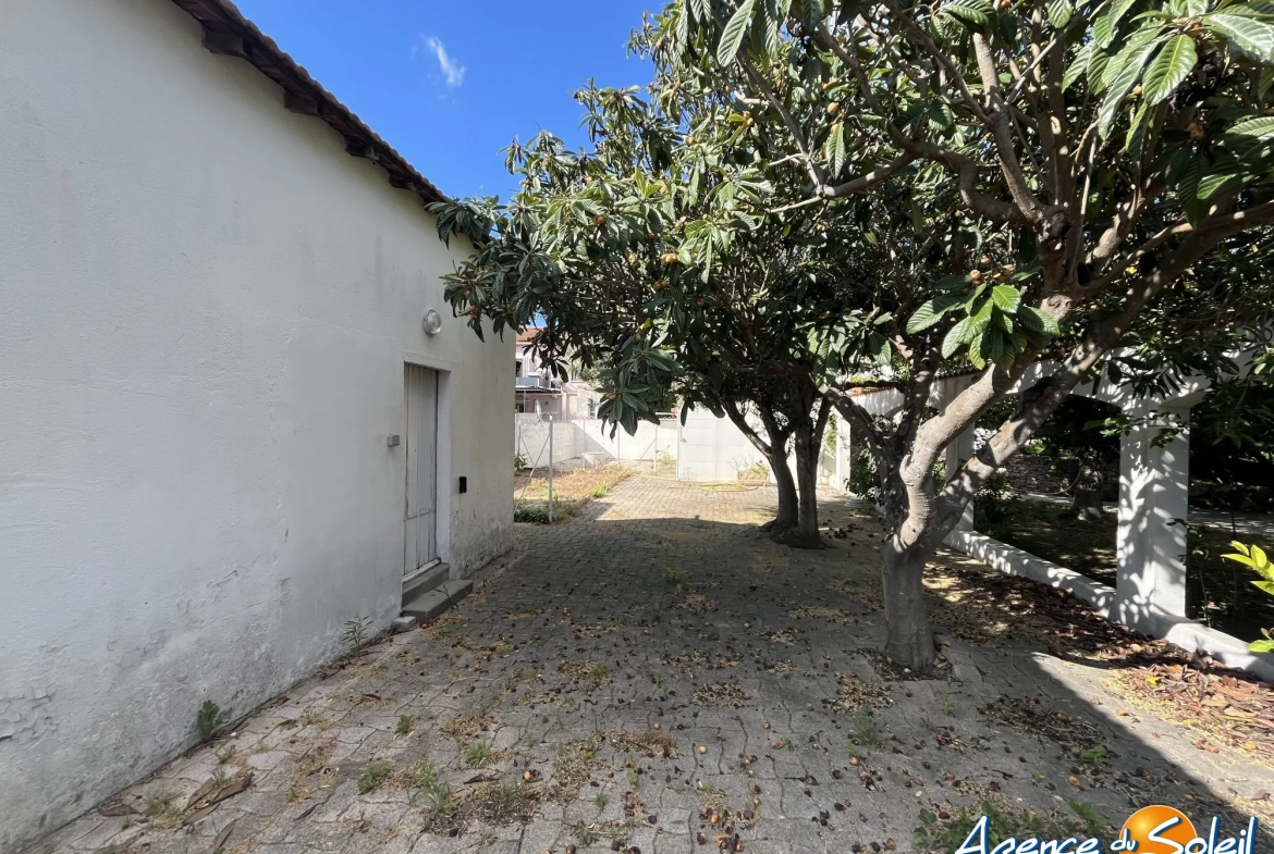 Terrain constructible de 240 m² à Narbonne, emplacement idéal pour votre projet immobilier 