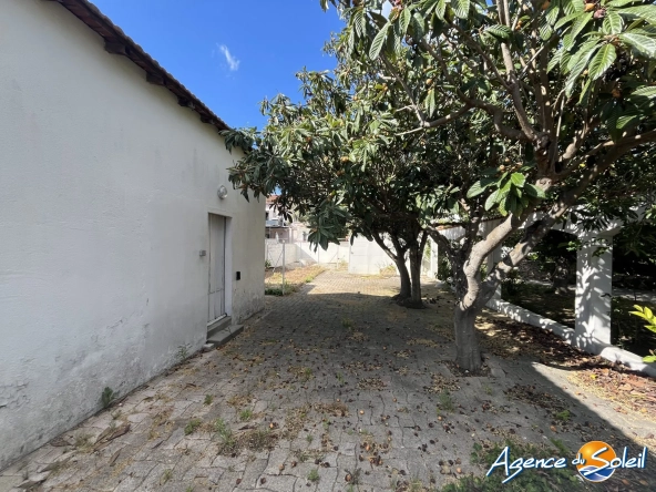 Terrain constructible de 240 m² à Narbonne, emplacement idéal pour votre projet immobilier