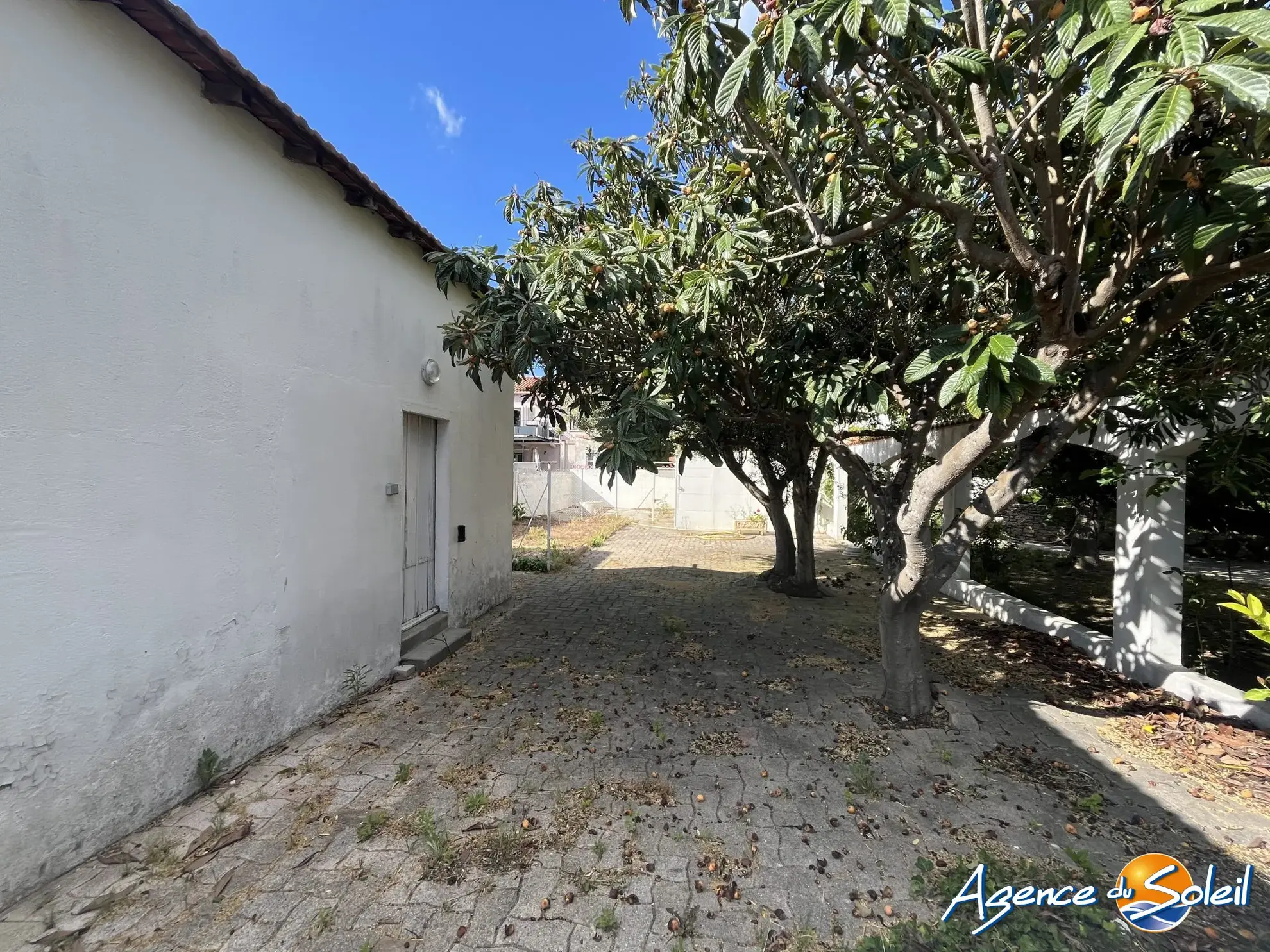 Terrain constructible de 240 m² à Narbonne, emplacement idéal pour votre projet immobilier 