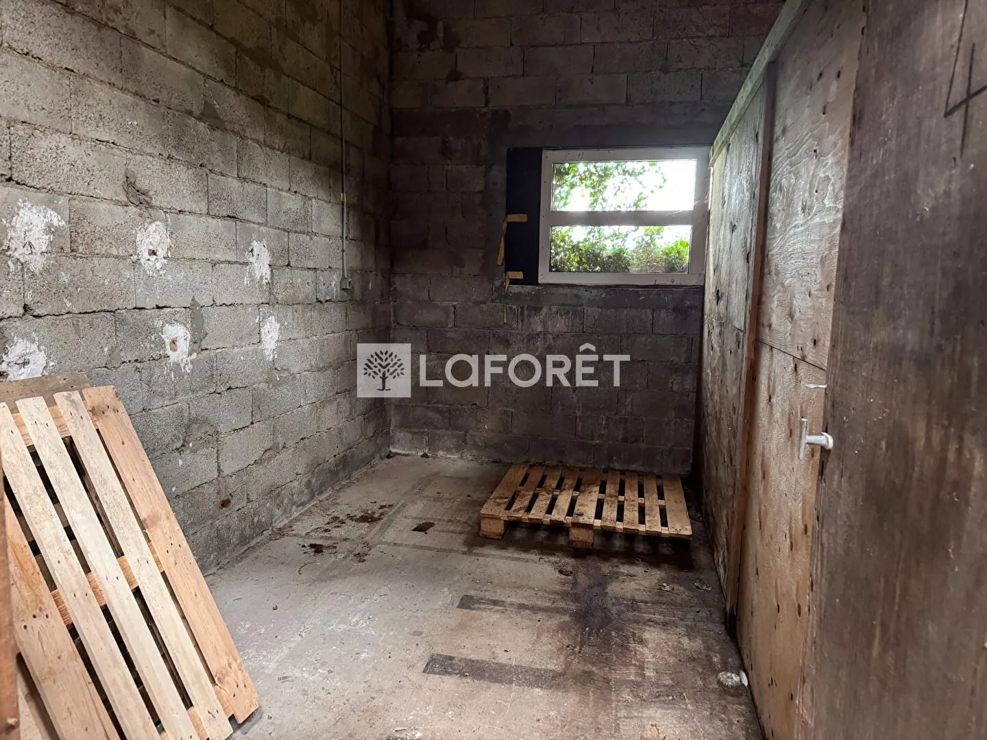 Local de stockage 300 m² à Treffiagat - Espace industriel ou commercial 