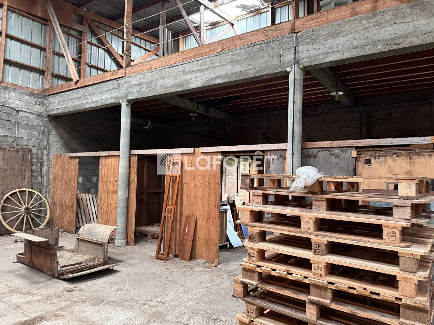 Local de stockage 300 m² à Treffiagat - Espace industriel ou commercial 