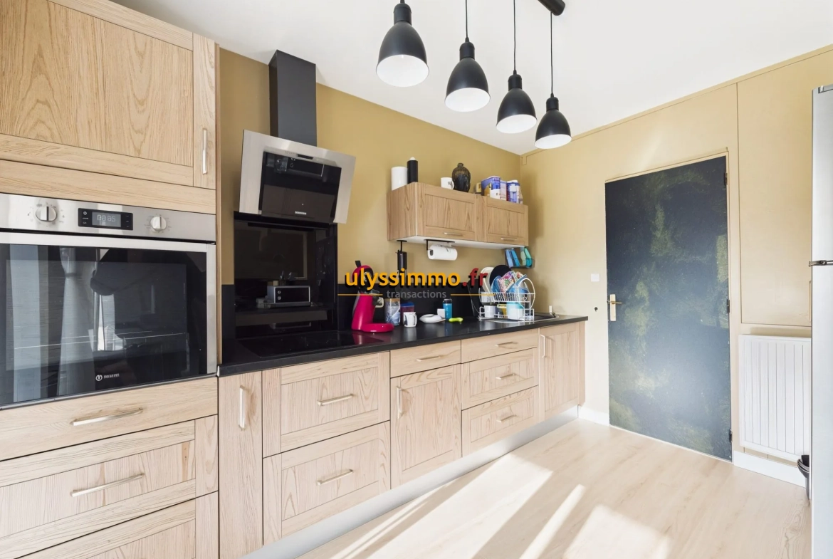 Maison mitoyenne 3 chambres avec jardin et sous-sol à Rosières-en-Santerre 