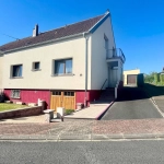 Maison semi-mitoyenne spacieuse avec jardins et garages à Rouhling