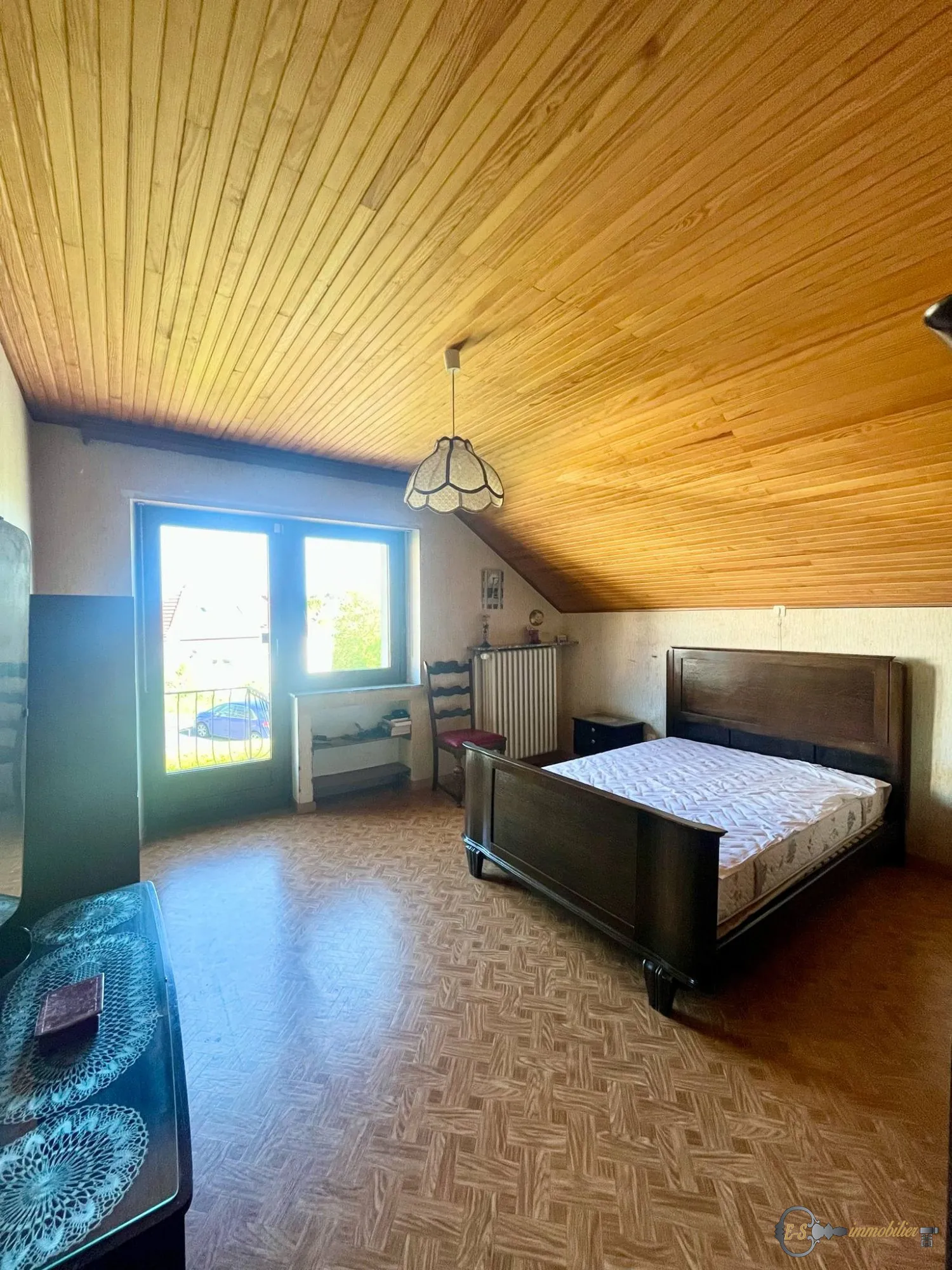 Maison semi-mitoyenne spacieuse avec jardins et garages à Rouhling 