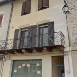 Immeuble rénové avec local commercial, appartements et dépendances à Aubin