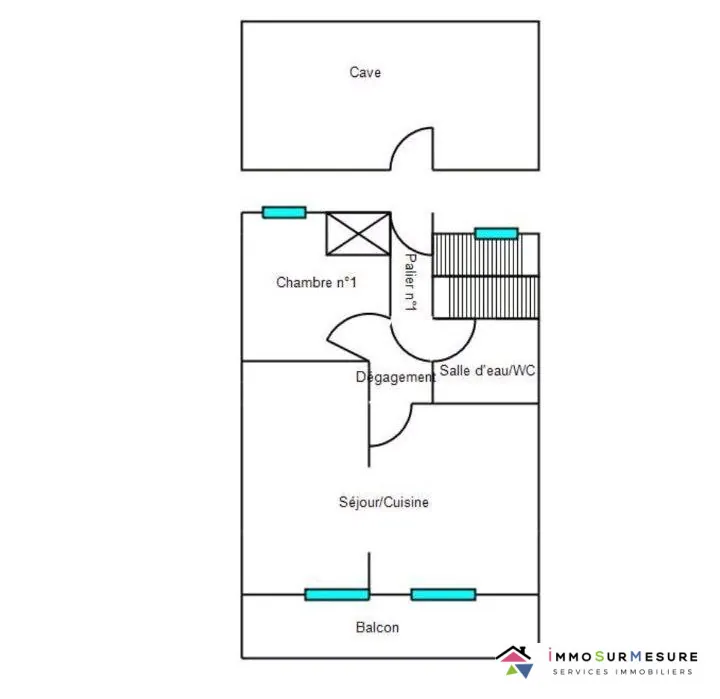 Immeuble rénové avec local commercial, appartements et dépendances à Aubin 
