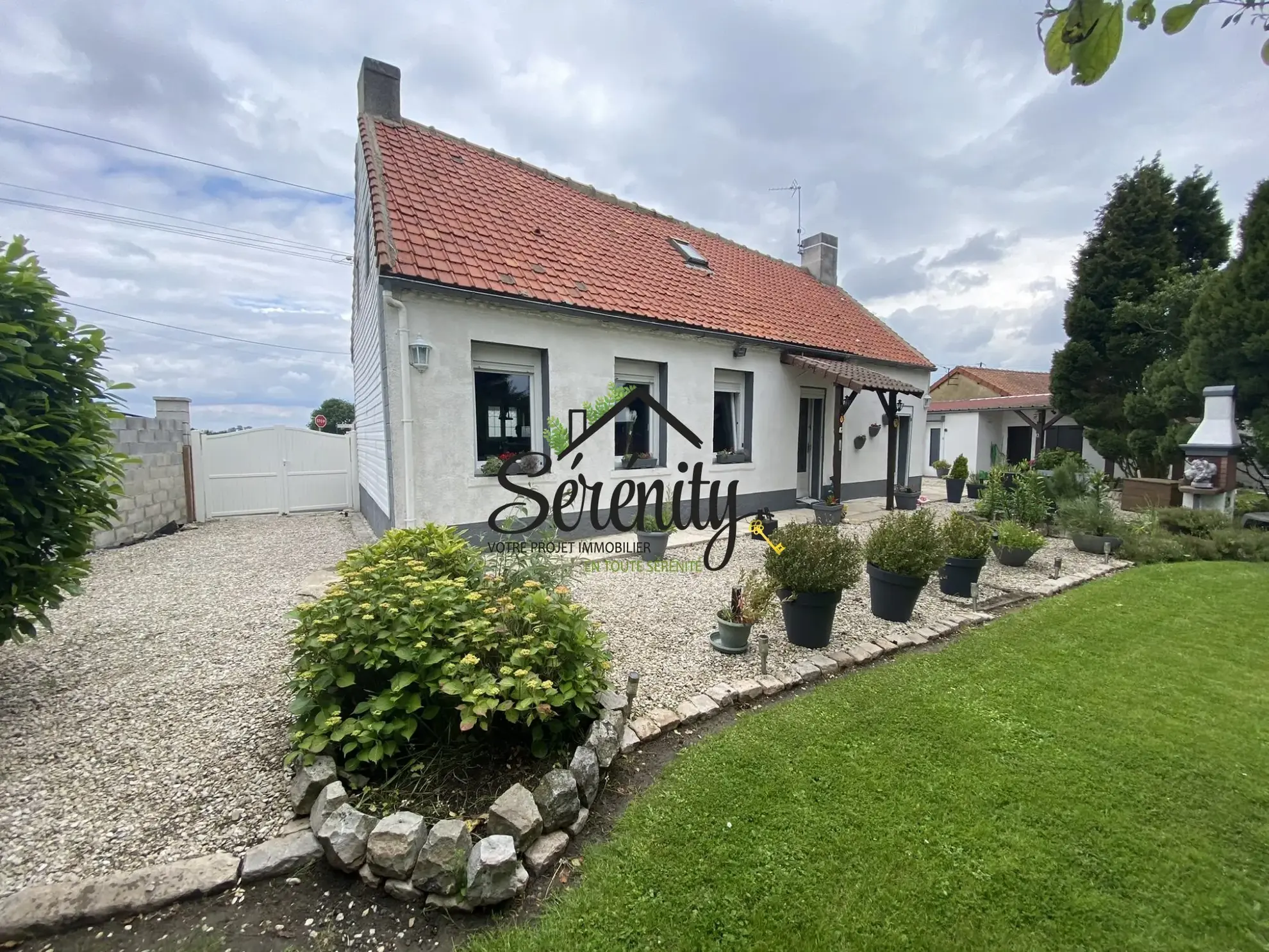 Maison individuelle de 95 m² à Honnechy avec jardin et garages - Secteur calme 