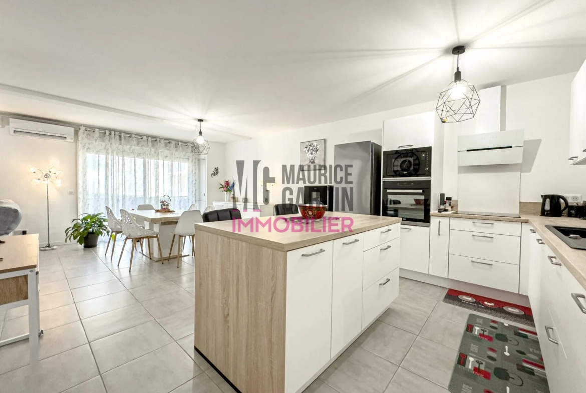 Appartement 3 pièces de 86,58 m² à Cavaillon avec garage, Vue imprenable 