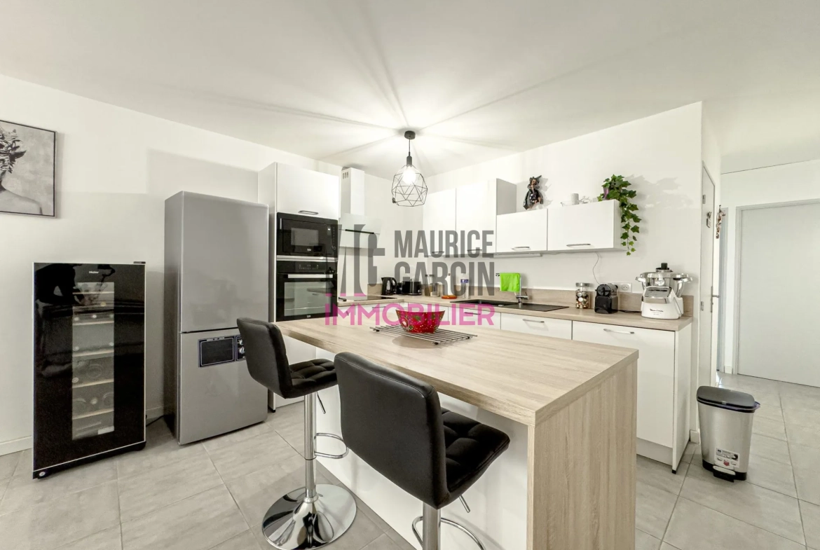 Appartement 3 pièces de 86,58 m² à Cavaillon avec garage, Vue imprenable 