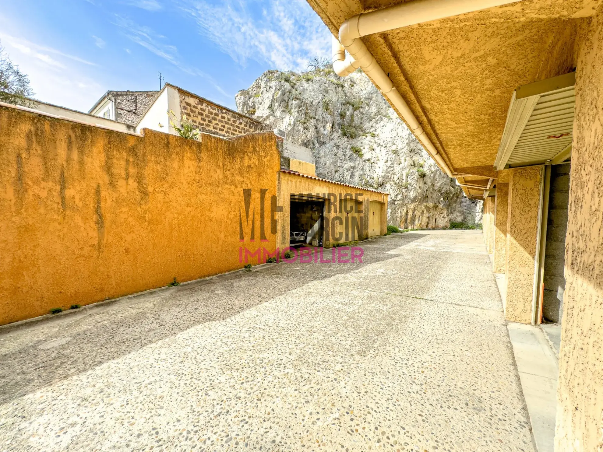 Appartement 3 pièces de 86,58 m² à Cavaillon avec garage, Vue imprenable 