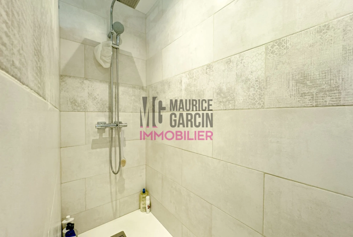 Appartement 3 pièces de 86,58 m² à Cavaillon avec garage, Vue imprenable 