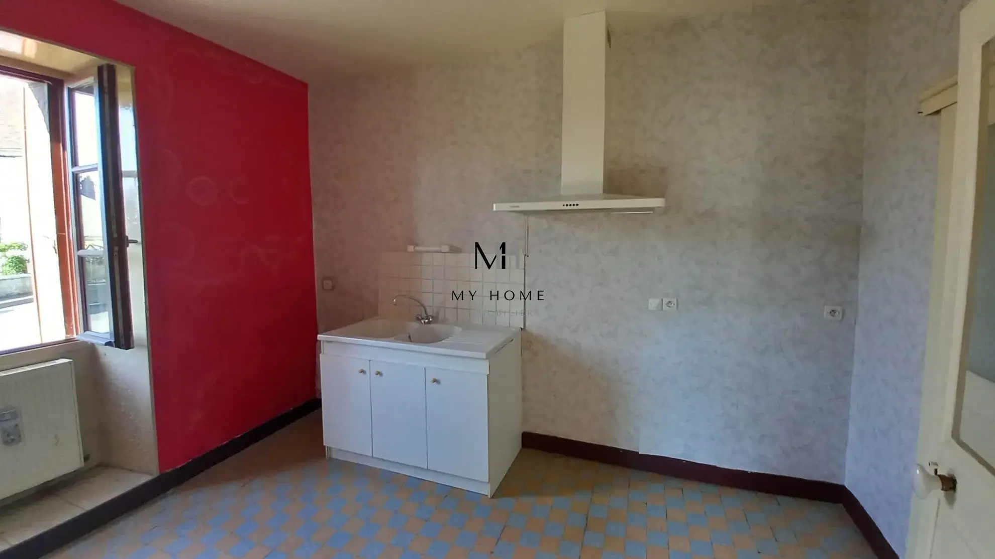 Maison de village à vendre dans le Perche avec jardin et combles aménageables 