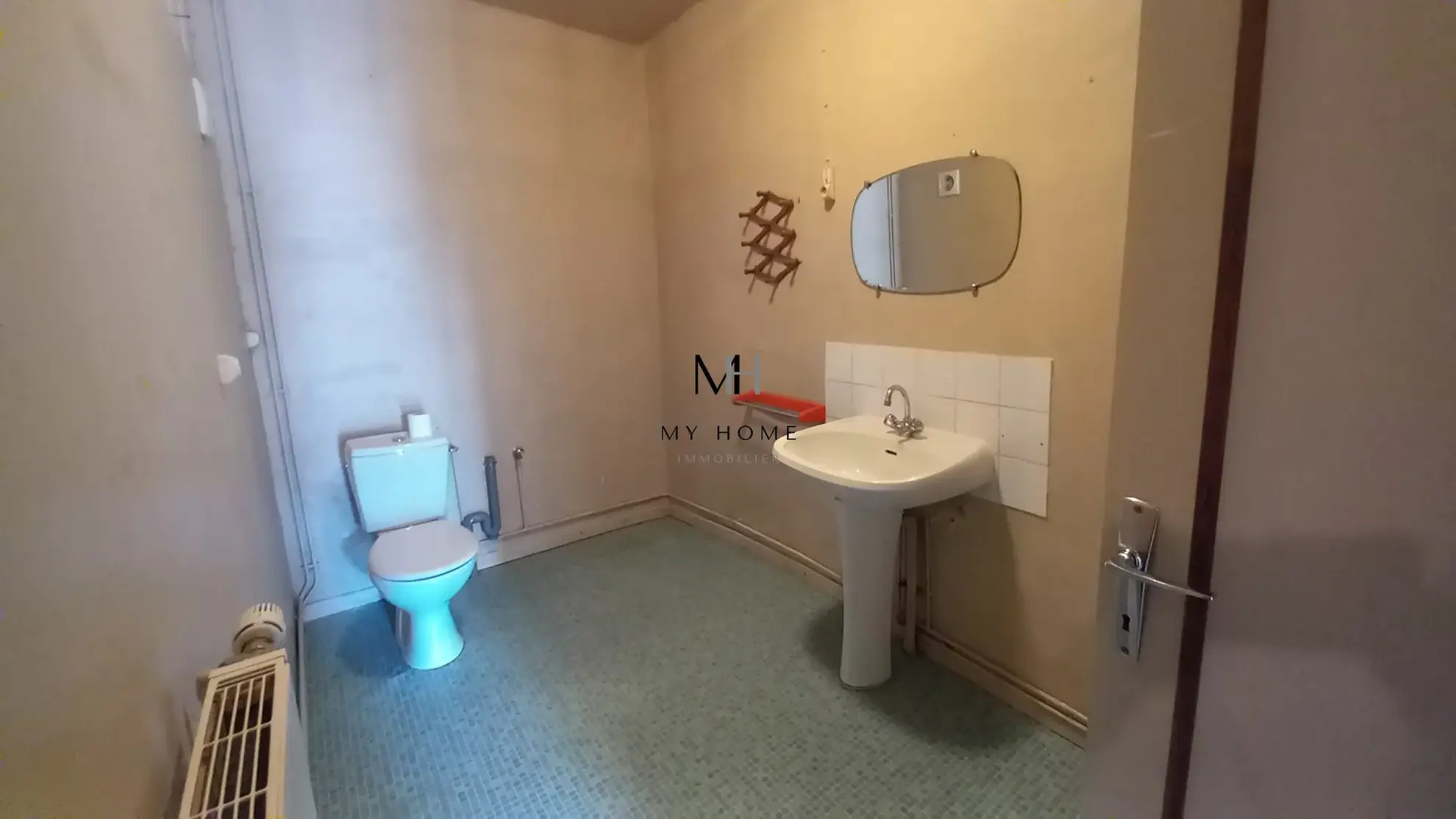Maison de village à vendre dans le Perche avec jardin et combles aménageables 