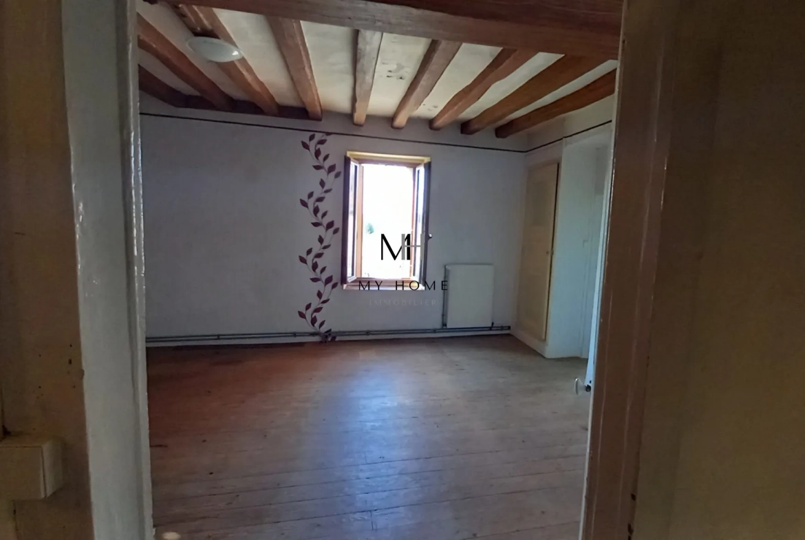 Maison de village à vendre dans le Perche avec jardin et combles aménageables 