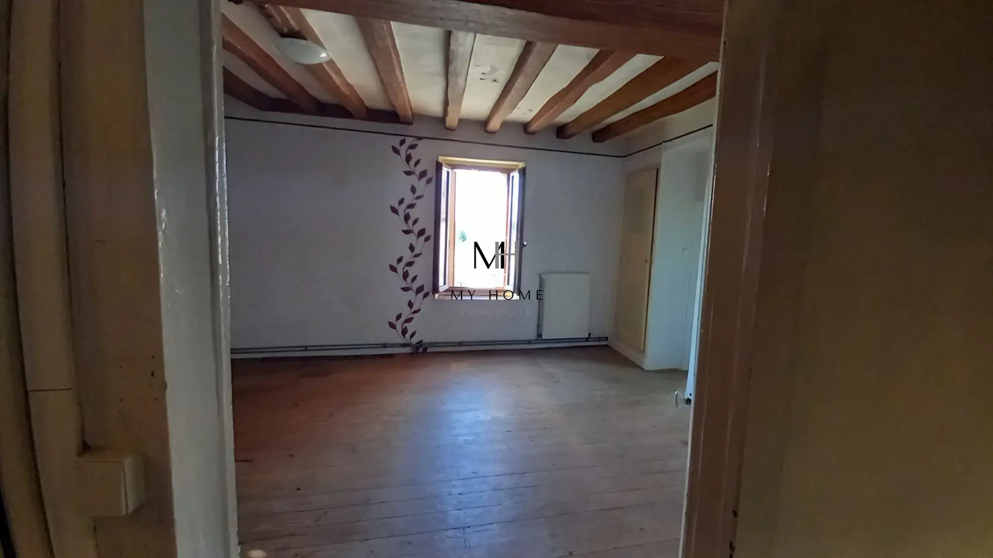 Maison de village à vendre dans le Perche avec jardin et combles aménageables 