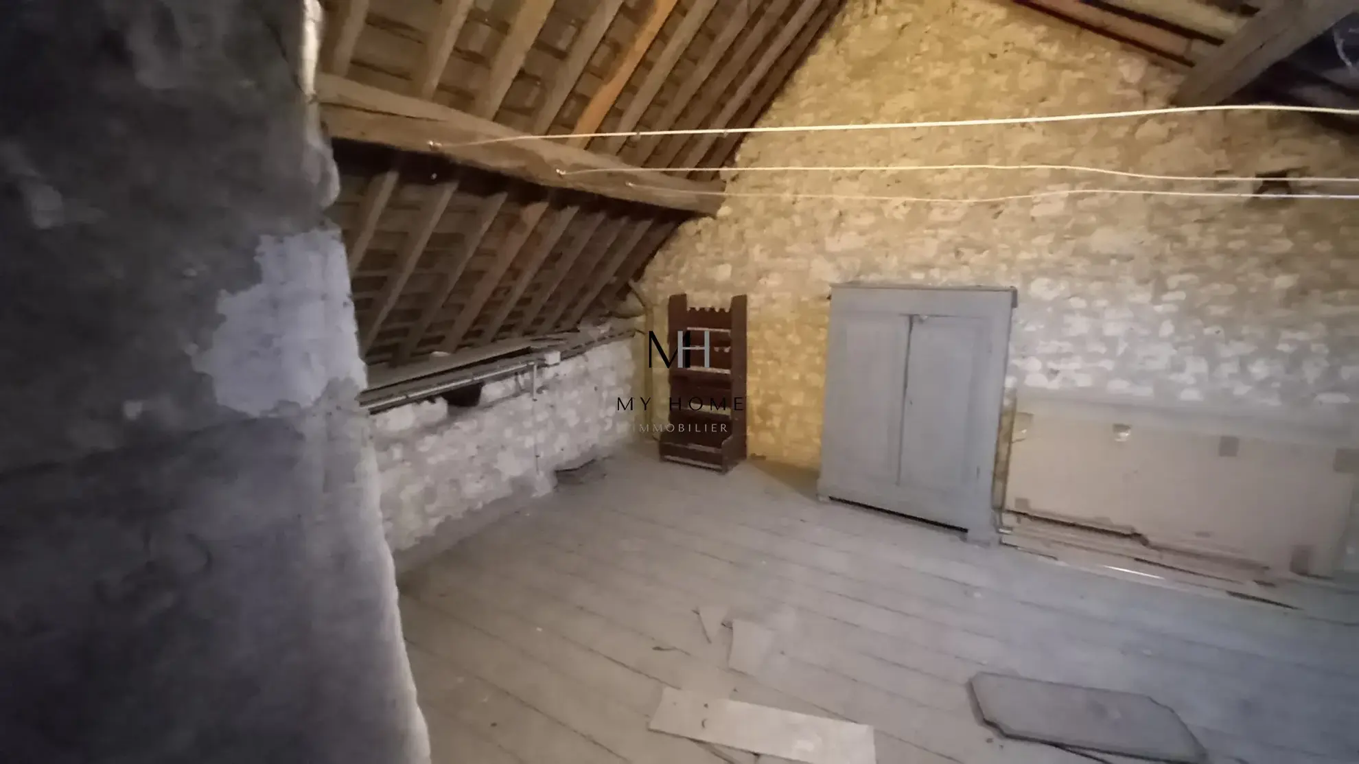 Maison de village à vendre dans le Perche avec jardin et combles aménageables 