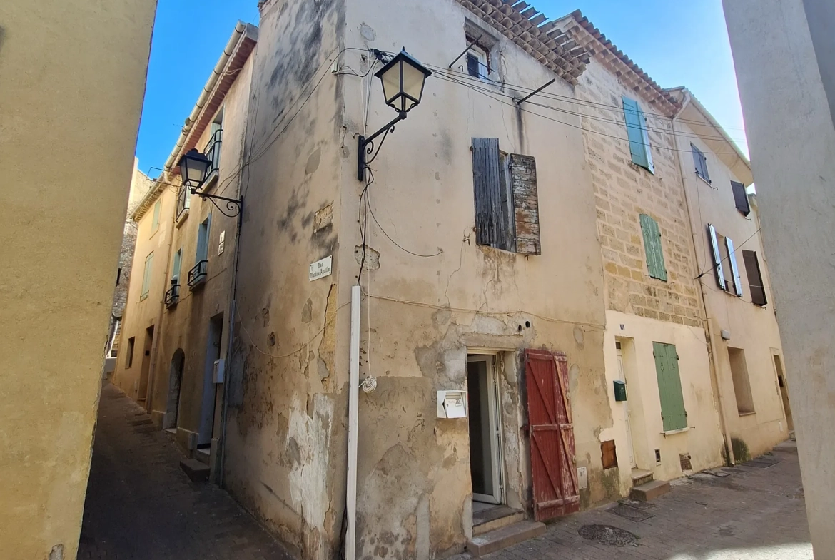 Maison de ville à vendre à Istres center-ville de 30 m² 