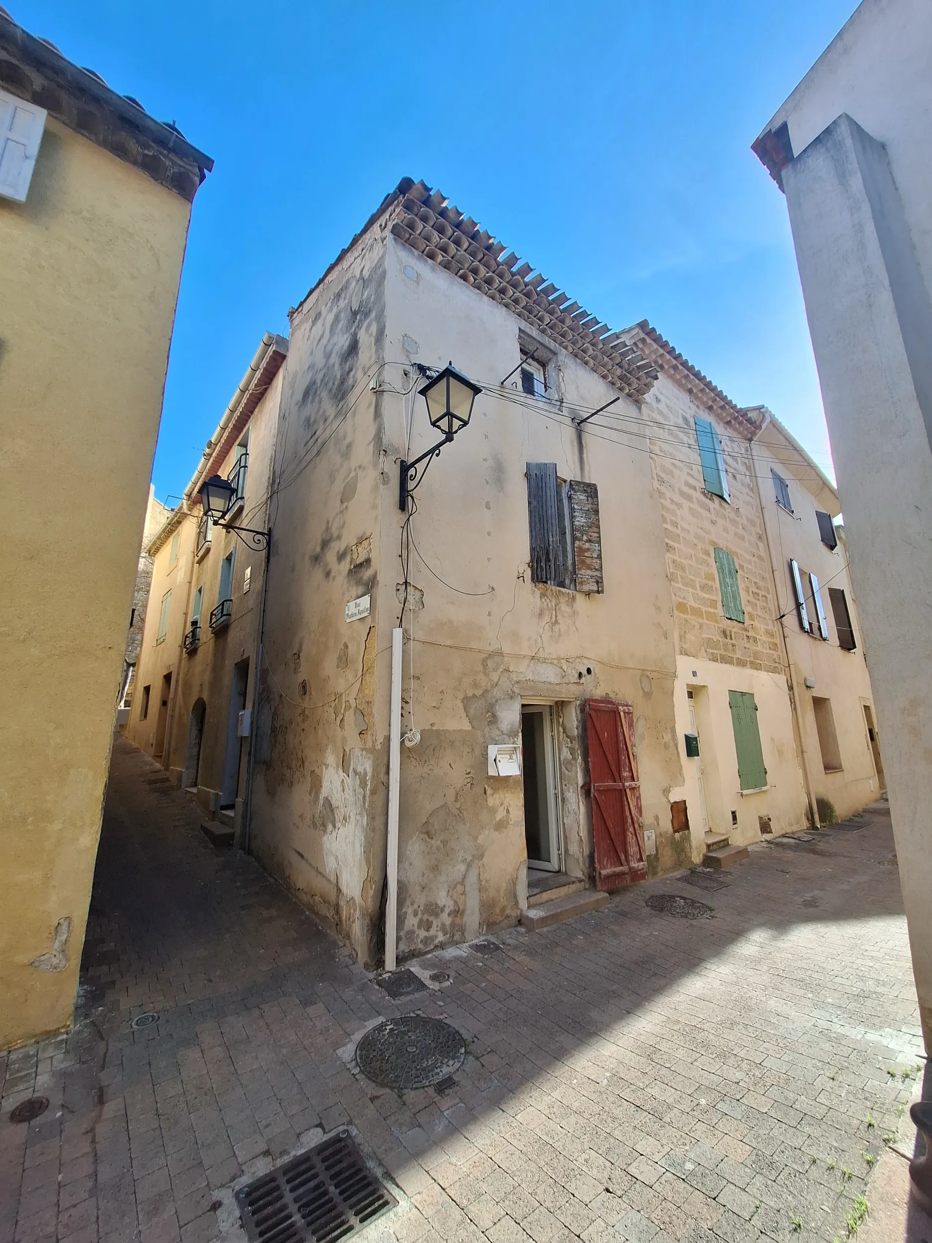 Maison de ville à vendre à Istres center-ville de 30 m² 