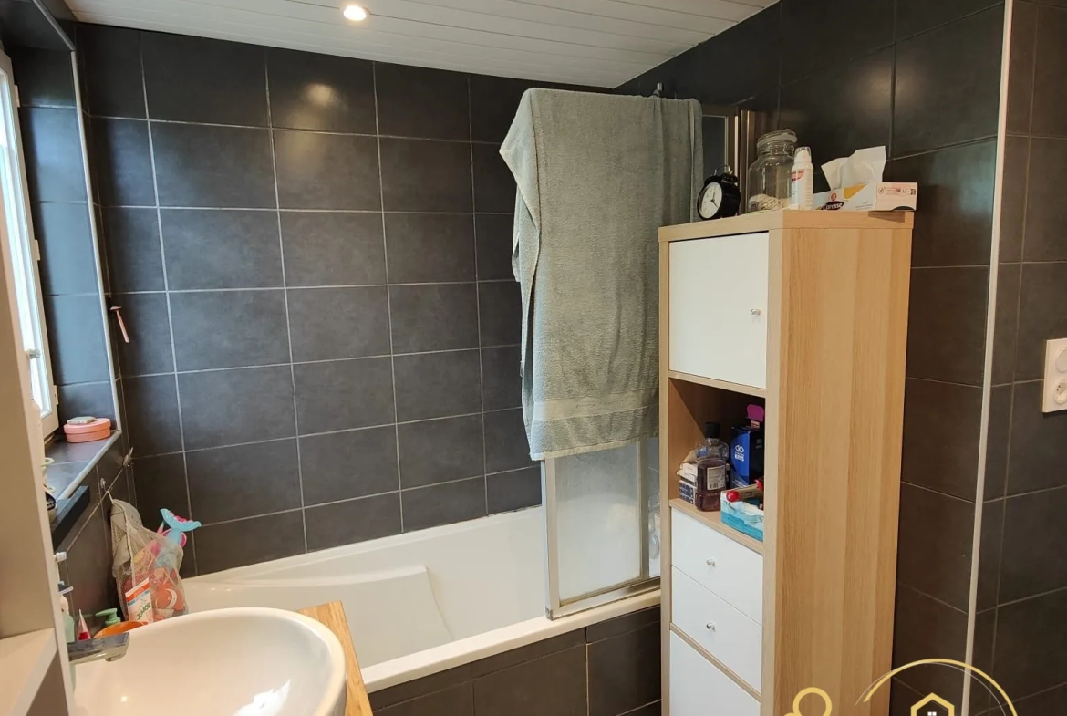 Maison en pierre à vendre près d'Alençon avec garage et terrain clos 