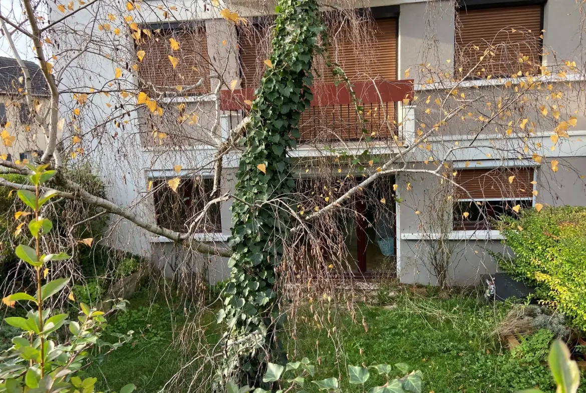 Appartement T4 de 72 m² à Antony face à l'école des Rabats 