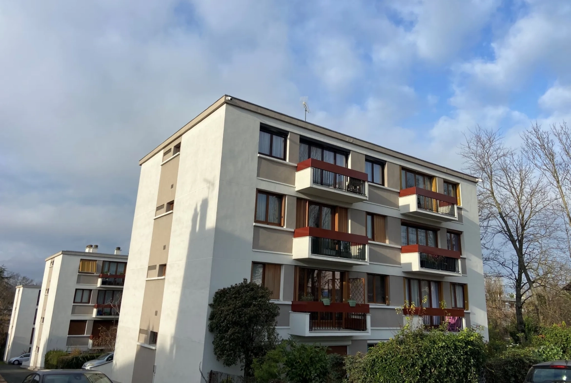Appartement T4 de 72 m² à Antony face à l'école des Rabats 