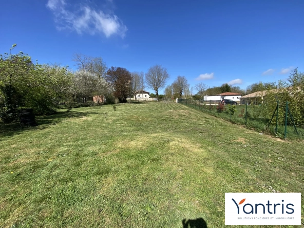 Terrain à bâtir de 1270 m² à Bragayrac, vue tranquille, proximité des écoles et commerces