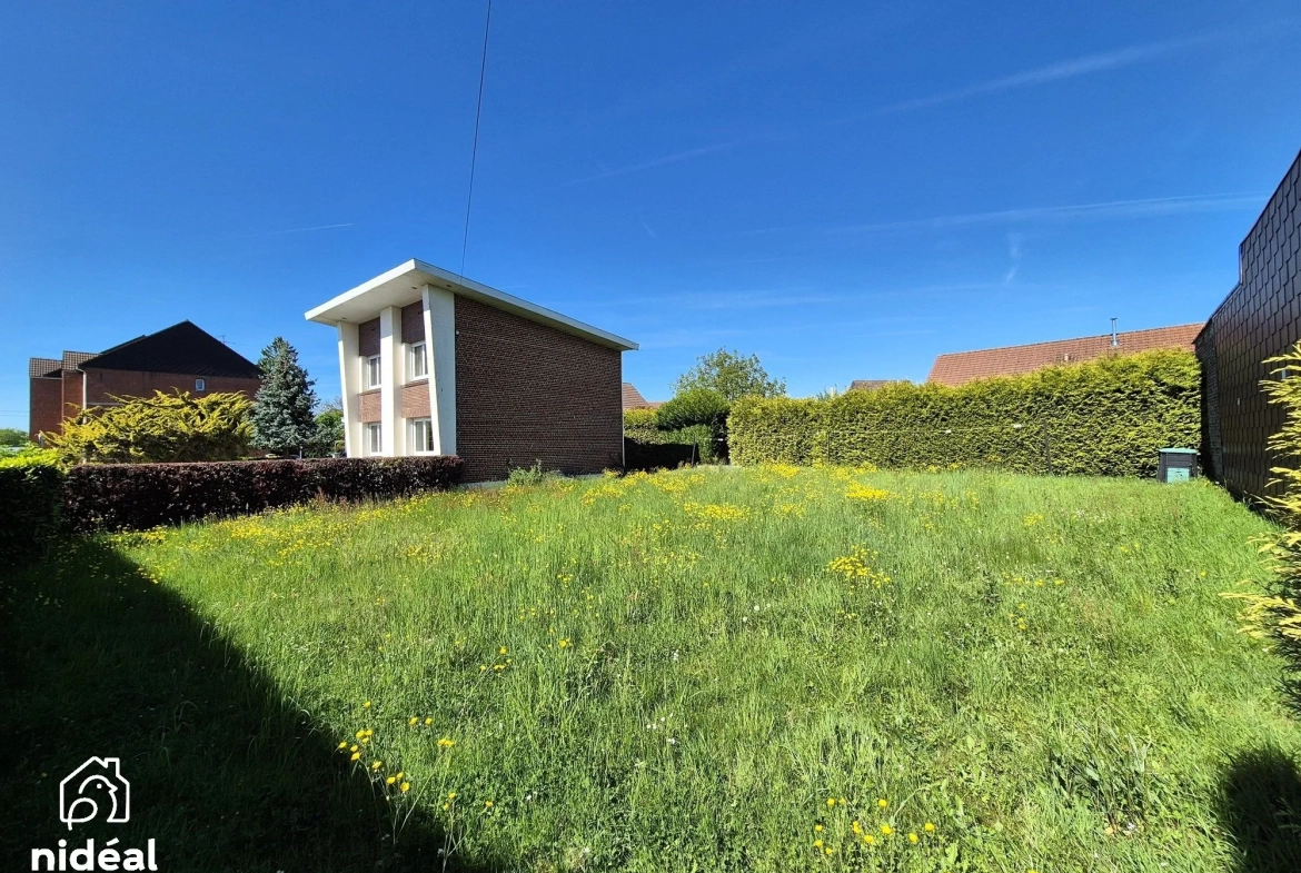 Maison à vendre à Pont-sur-Sambre, village charmant avec jardin et terrain à bâtir 