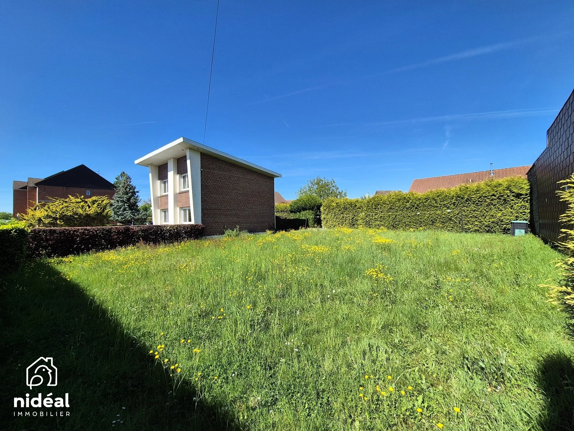 Maison à vendre à Pont-sur-Sambre, village charmant avec jardin et terrain à bâtir 