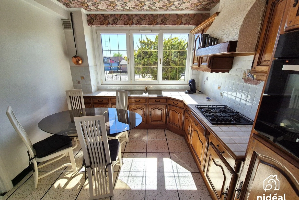 Maison à vendre à Pont-sur-Sambre, village charmant avec jardin et terrain à bâtir 