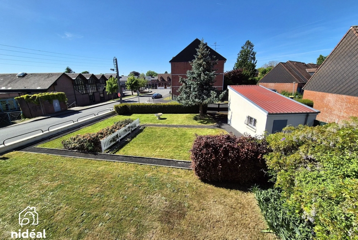 Maison à vendre à Pont-sur-Sambre, village charmant avec jardin et terrain à bâtir 