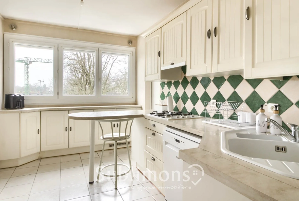 Appartement T4 lumineux à vendre à Saint-Herblain avec parking et cave 