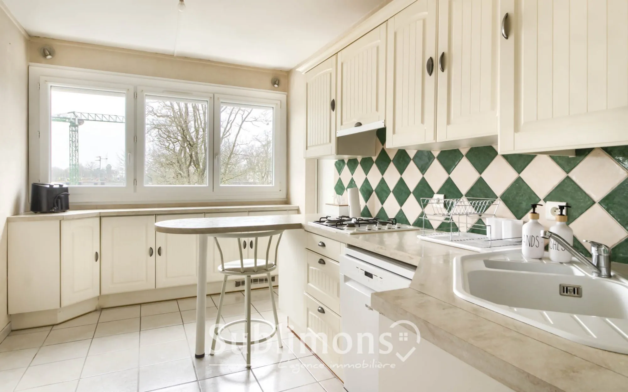 Appartement T4 lumineux à vendre à Saint-Herblain avec parking et cave 