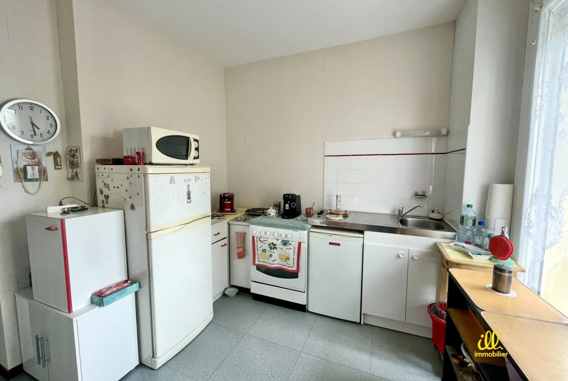 Appartement à vendre à Sedan avec locataire en place, cave et parking 