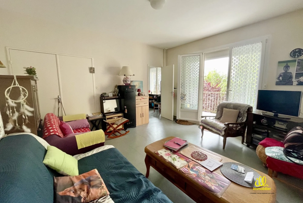 Appartement à vendre à Sedan avec locataire en place, cave et parking 