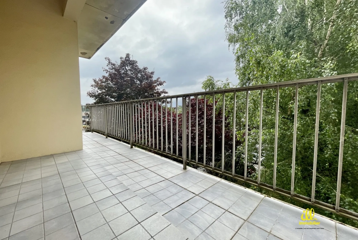 Appartement à vendre à Sedan avec locataire en place, cave et parking 
