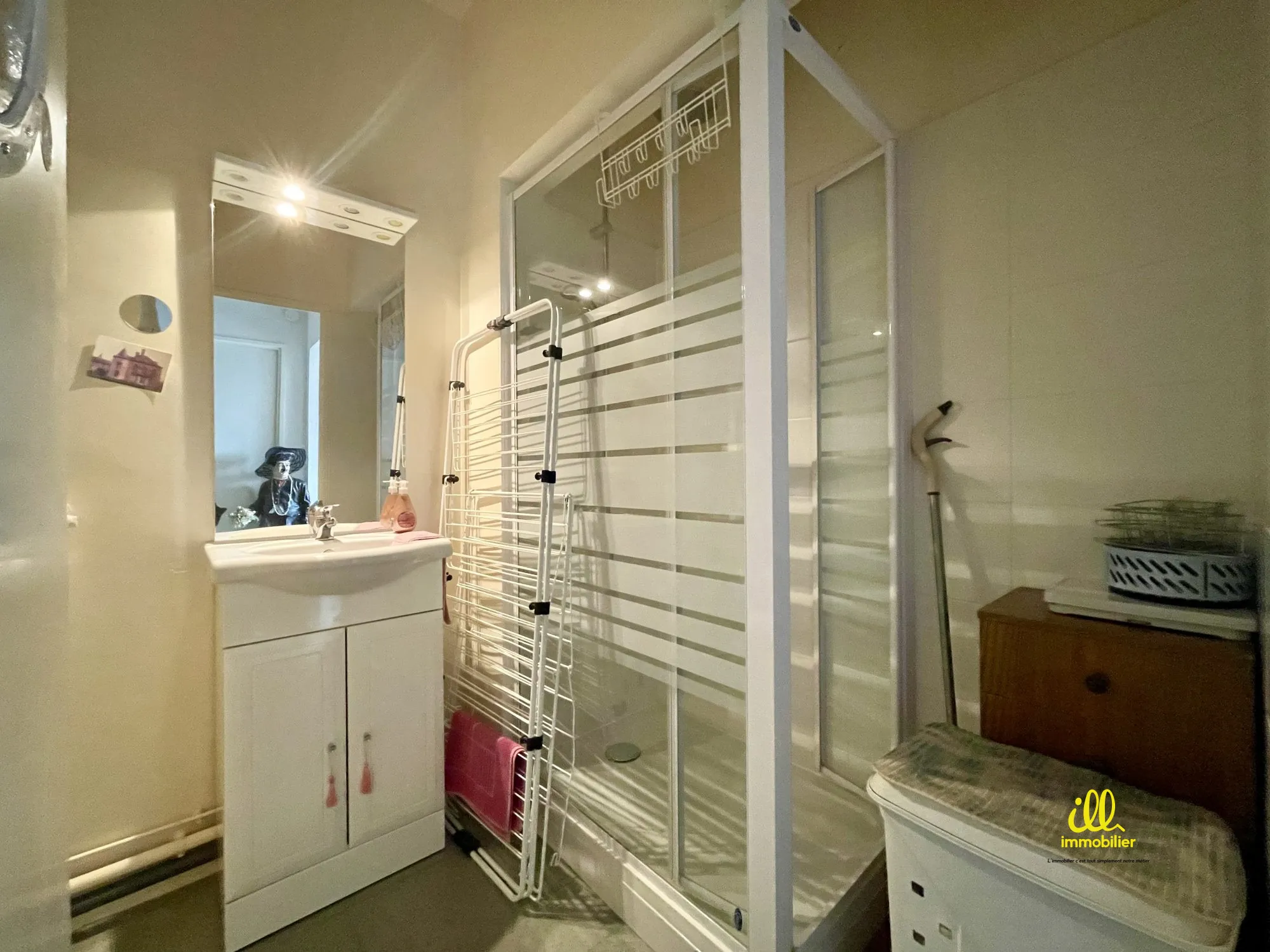 Appartement à vendre à Sedan avec locataire en place, cave et parking 