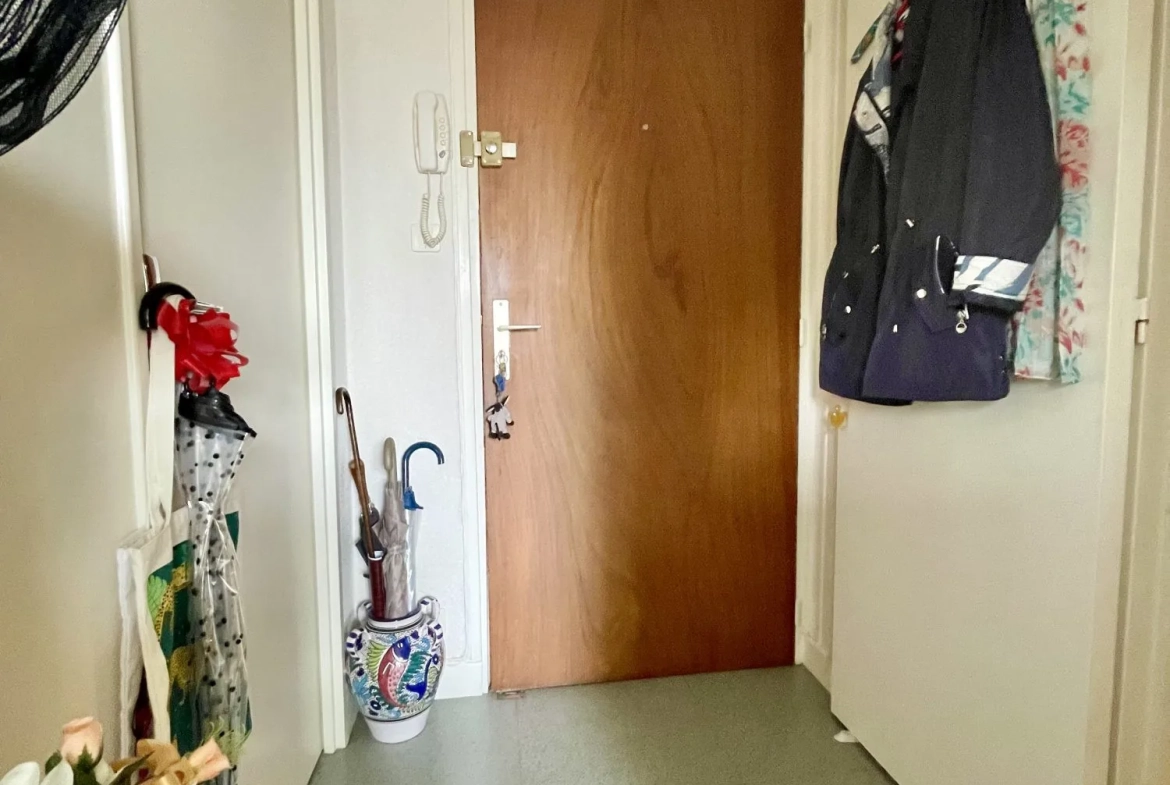 Appartement à vendre à Sedan avec locataire en place, cave et parking 