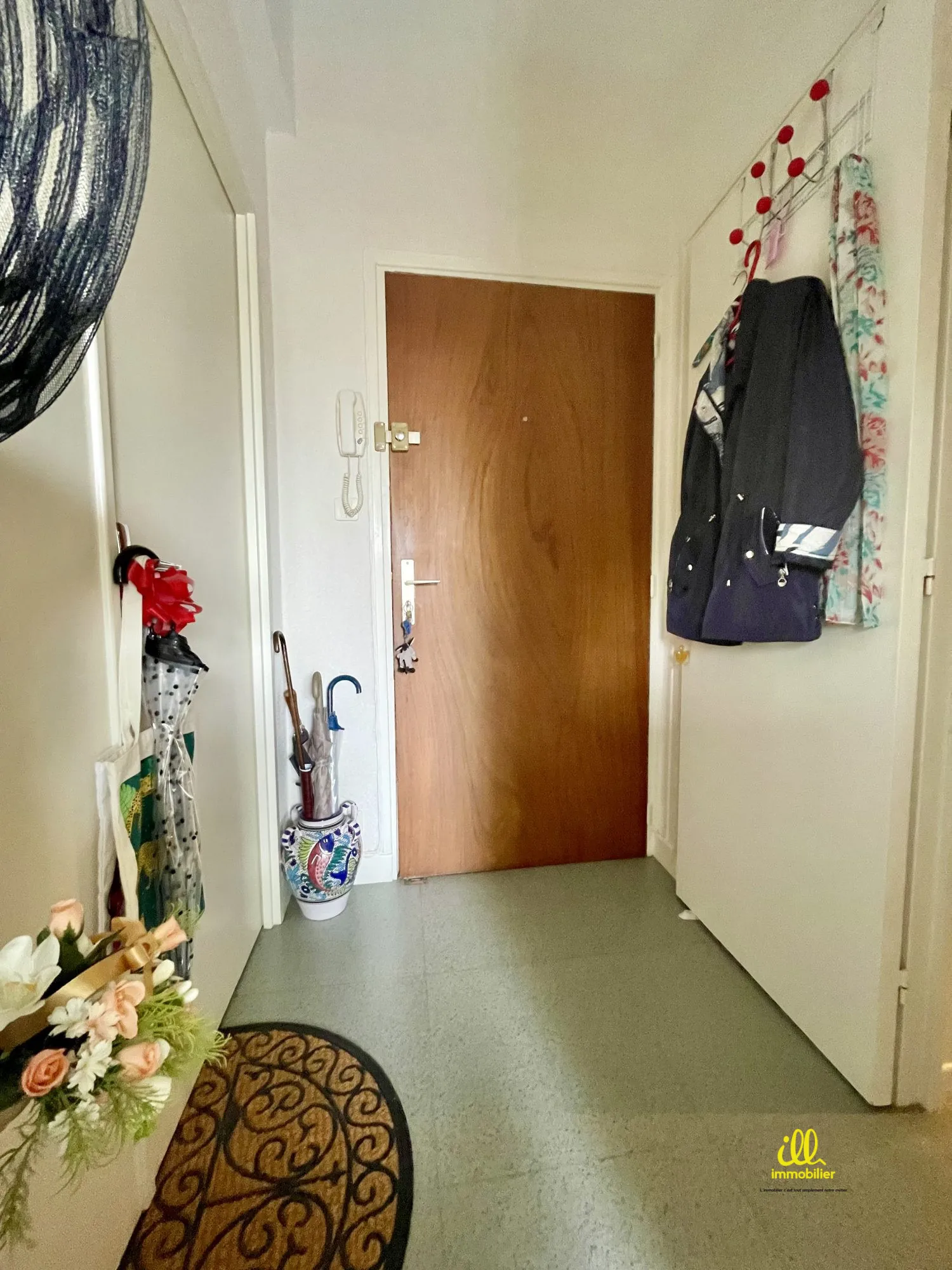 Appartement à vendre à Sedan avec locataire en place, cave et parking 