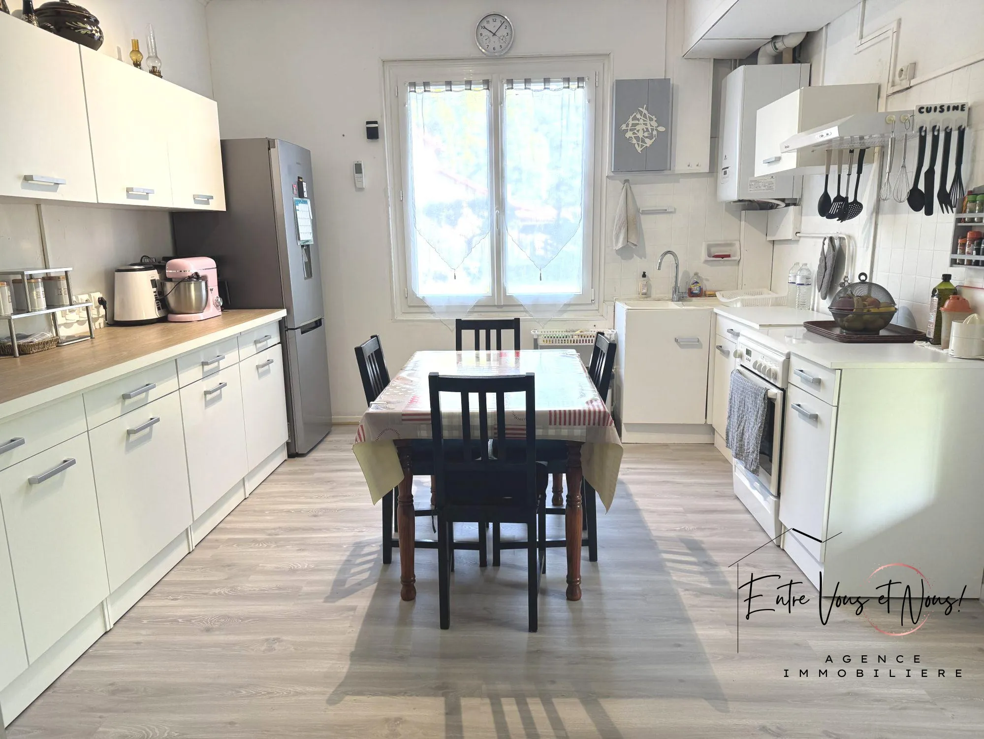 CUISINE Maison de plain-pied à Bazas avec jardin et dépendances proche commodités 